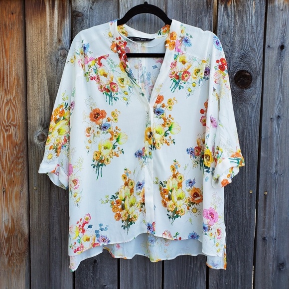 Zara Tops - ZARA Floral Slouchy Dolman Buttoned Top